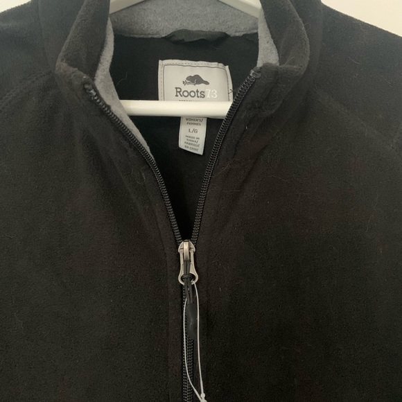 Roots fleece sweater- Large (new) - Picture 2 of 3